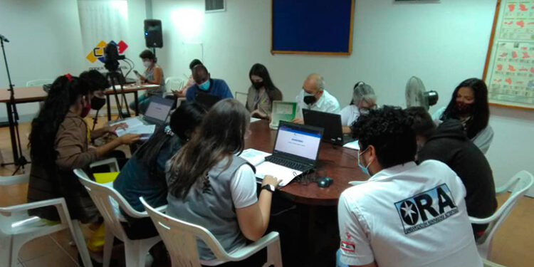 Políticos validan cuadernos de votación para el 9-E 1 Políticos validan cuadernos de votación para el 9-E