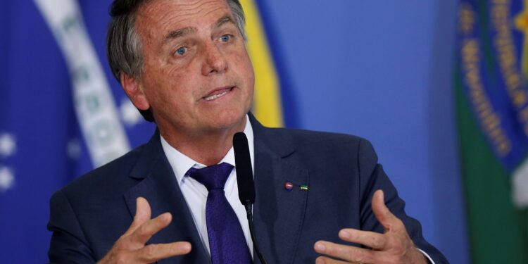 Bolsonaro dice que Brasil no tendrá "pasaporte sanitario" 1 Bolsonaro detalló que el ciudadano es el que decide si se vacuna o no