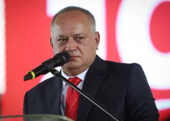 Cabello instó a la oposición a trabajar con política y diálogo