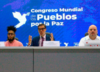 Plasencia inauguró el Congreso Mundial de los Pueblos por la Paz