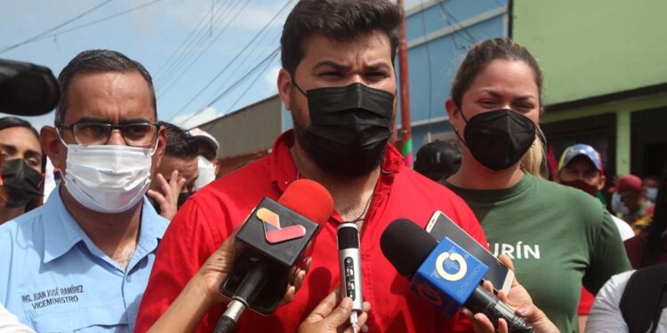 Ministerio de Obras Públicas y Gobernación de Monagas rehabilitaron viviendas en La Manga 1 El gobernador Ernesto Luna, destacó que hay que agradecer el gran esfuerzo que viene haciendo el Gobierno Nacional