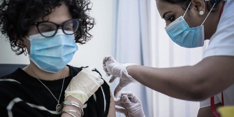 OMS: antes de vacunarse obligatoriamente deben usar otros recursos 1 OMS pide que se usen todos los recursos necesarios