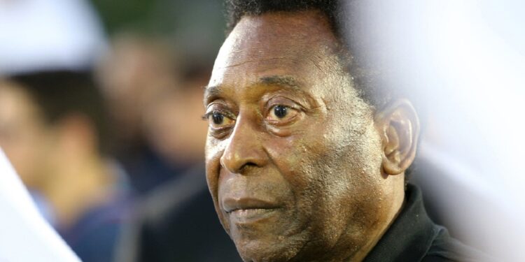 Pelé seguirá hospitalizado para continuar con el tratamiento de tumor 1 Pelé esta bajo tratamiento por un tumor de colon