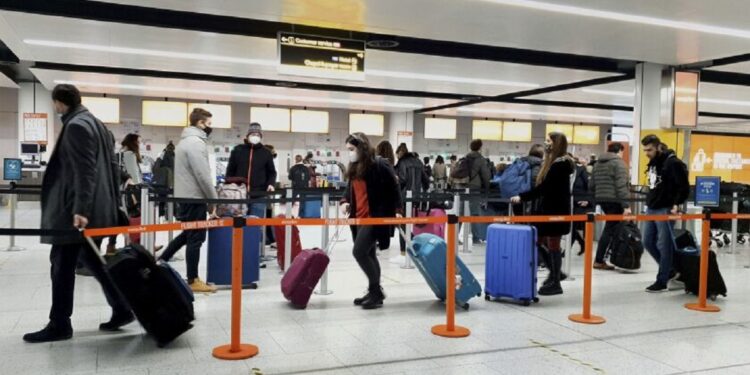 EE.UU. exigirá a los viajeros realizar test de COVID-19 para poder viajar 1 Siguen las restricciones en el país por la pandemia