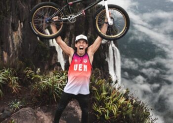 Daniel Dhers Salto Angel Foto Instagram e1641901912124 696x632 1