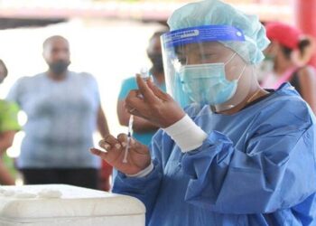 Inició aplicación del refuerzo de la vacuna contra Covid-19 en Miranda