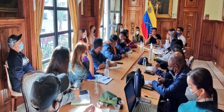 Nahum Fernández continúa embellecimiento de Caracas 1 Nahum Fernández continúa embellecimiento de Caracas