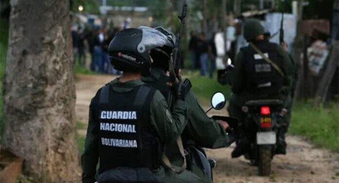 Monagas: fuerte tiroteo entre bandas dejó siete muertos 1 Los ciudadanos celebraban la llegada del nuevo año cuando se presentó el altercado