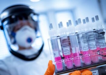 Esta variante contiene 46 mutaciones, es decir todavía más que ómicron.