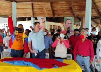 Colectivo de transportista sumará 5 mil 500 votos para Arreaza en Barinas