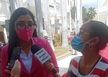 Montero: Queremos que la juventud siga apostando por el emprendimiento 5 Montero indicó que hay unas leyes que están siendo discutidas y tratan el emprendimiento juvenil