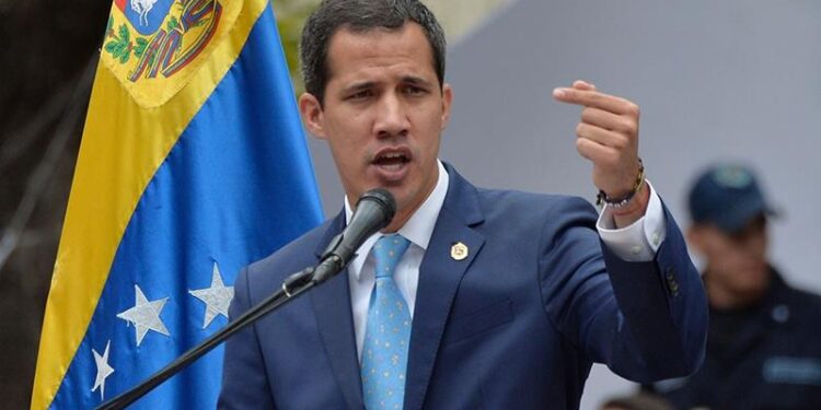 Guaidó a Maduro: "Tú eres el que está señalado por crímenes" 1 Guaidó a Maduro: "Tú eres el que está señalado por crímenes"