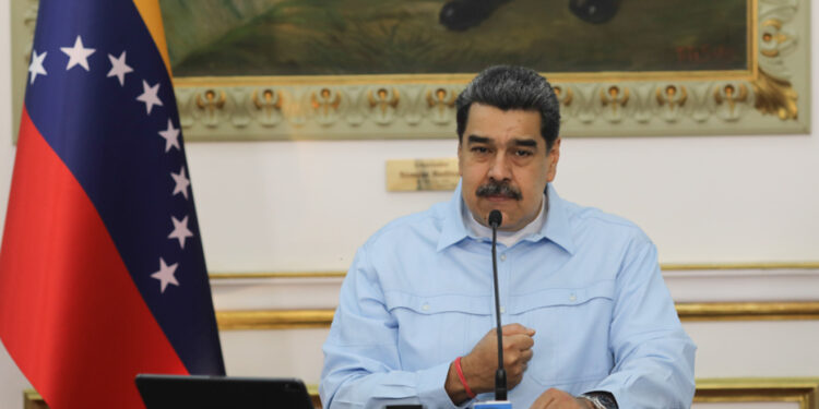 Maduro insta a la población a contestar encuesta sobre la variante Ómicron