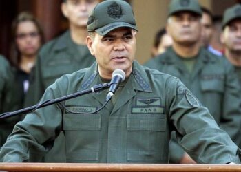 Padrino López lamenta ataques contra bases militares en Colombia