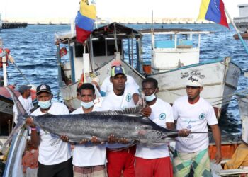 CLAP distribuye combos variados de pescado