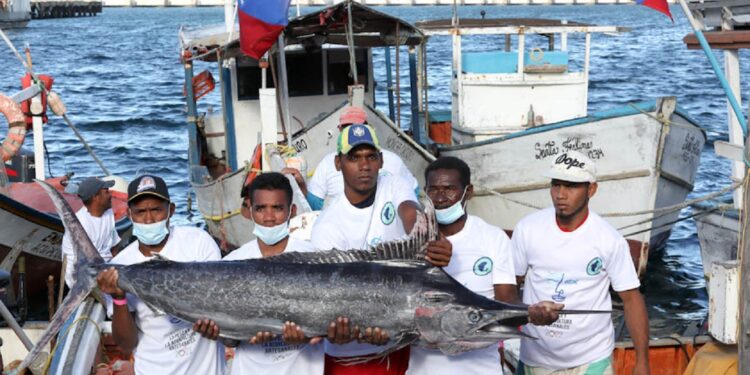 CLAP distribuye combos variados de pescado 1 CLAP distribuye combos variados de pescado