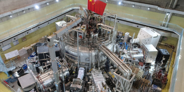 "Sol artificial" de China alcanza un nuevo récord mundial 1 El "Sol Artificial" logra temperaturas extremas manteniéndolas durante períodos prolongados.