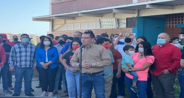 Jorge Arreaza tras votar en Barinas: La clave es venir y escuchar a todos 1 abf212ce01174617b46095a3eed8a7e1