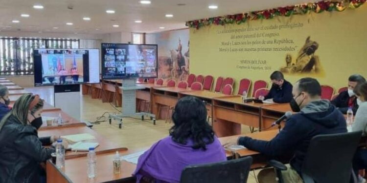 Autoridades en materia de educación llevan a cabo planificación para el regreso a clases.