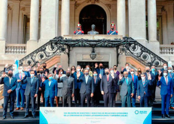 Plasencia insta a sumar fuerzas contra sanciones en la Celac