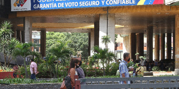Congresista Meeks pide a Biden reconocer CNE 1 Congresista Meeks pide a Biden reconocer CNE