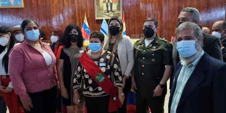 Maestros en su día recibieron reconocimientos y estímulo en sesión especial parlamentaria 1 Maestros monagueses reciben honores por su labor