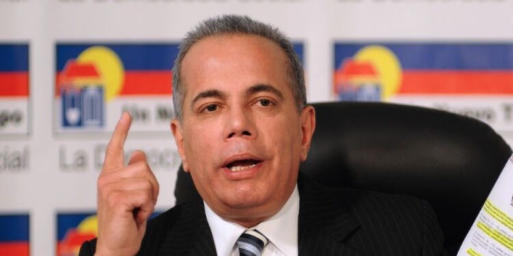 Zulia: Denuncian a Manuel Rosales por suspender Becas Universitarias 1 Suspendió a más de siete mil jóvenes su beca universitaria