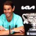 Nadal El mas grande tras llevarse su 21 Gran Slam 10 nadal junto al trofeo de campeon del open de australia. getty 655x368 1