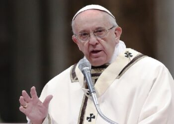 Francisco pidió que se utilice el diálogo y la justicia para el país