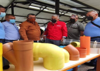 José Rivero destaca labor de trabajadores de Uraplast