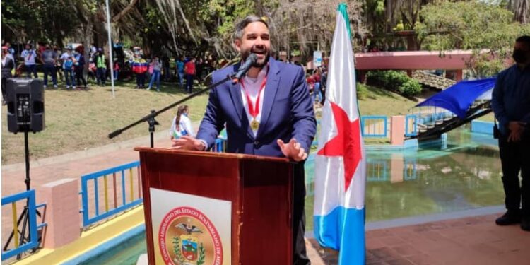 Entregan Orden José Félix Ribas a Nicolás Maduro 1 Entregan Orden José Félix Ribas a Nicolás Maduro