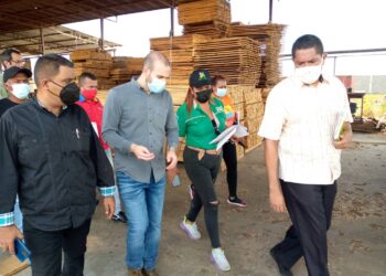 Alcalde Carlos Requena inspecciona 40 aserraderos en Monagas