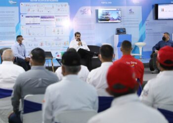 Nicolás Maduro insta a presentar plan de reimpulso del Metro Cable