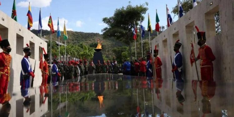 Caracas: Inaugurada "Plaza 4F, Día de la Dignidad" en el comando del Ejército Bolivariano 1 Plaza 4F Día de la Dignidad Nacional.