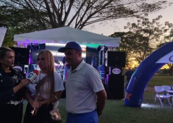 Yelimar Zerpa y Gilberto Ling, organizadores.