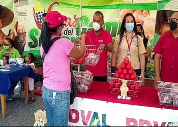 Jornada de distribución de proteínas benefició a 410 familias en Monagas