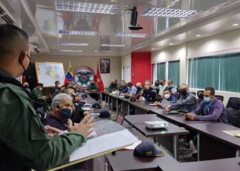 En el dispositivo participan autoridades civiles y representantes del Monagas SC.