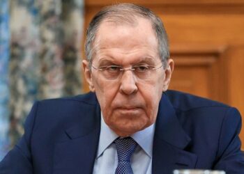 Rusia dispuesta a negociar si Ucrania entrega sus armas