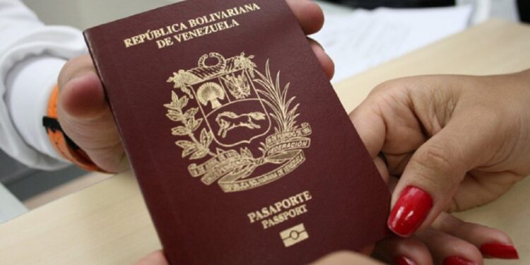 Venezolanos denuncian que el Saime presenta problemas para imprimir pasaportes 1 saime pasaporte efe