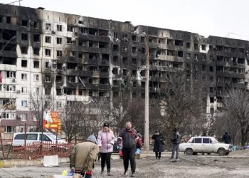 Edificios destruidos por bombardeos rusos en Jarkov