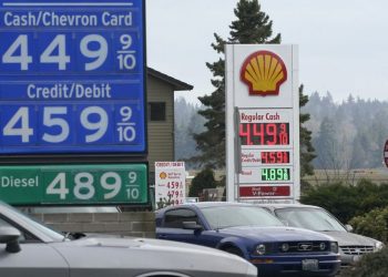 Nuevo récord en precio de gasolina se registra en Estados Unidos