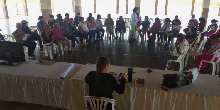 Monagas: Dictan charla sobre elaboración de artesanía de curagua en Aguasay 1 AGUASAY 3 e1648499250347