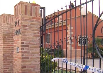 Menor de 13 años mató a su madre y a su hermano por no dejarlo usar su celular