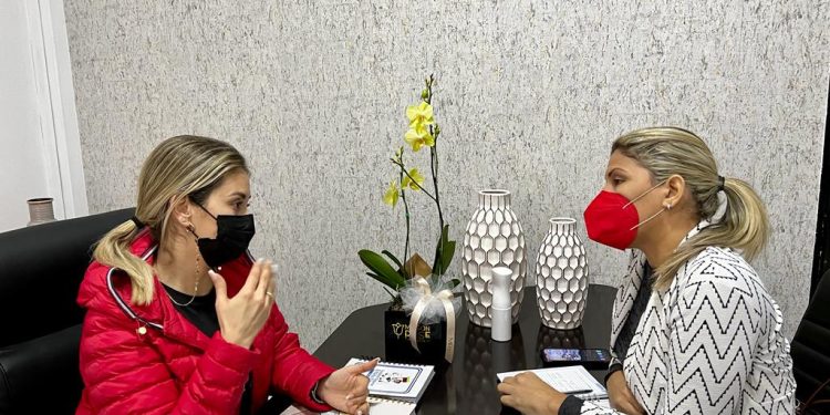 Fundación El Niño Simón y Gobernación de Monagas atenderán 47 simoncitos 1 Sorenelly Zambrano de Luna, Primera dama de Monagas y presidenta de la Fundación Regional El Niño Simón y María Fagundez, directora de Educación en la entidad.