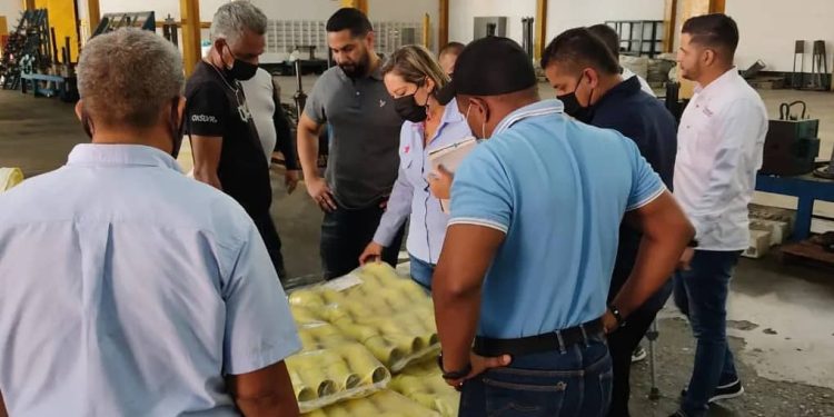 Uraplast, Coveplast y el IVIC crearán una comisión para garantizar el proceso productivo 1 Las tres empresas garantizar el proceso productivo en el país