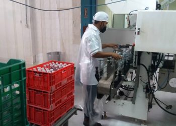 65 mil botellas de agua han sido envasadas desde que reinició sus operaciones el pasado 4 de marzo
