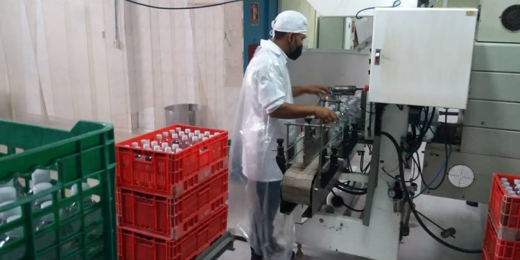 65 mil botellas de agua han sido envasadas desde que reinició sus operaciones el pasado 4 de marzo