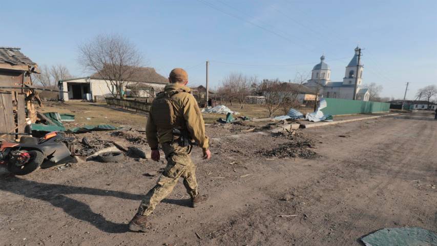 Rusia retiró parte de tropas de Kiev y se centrará en el Donbás
