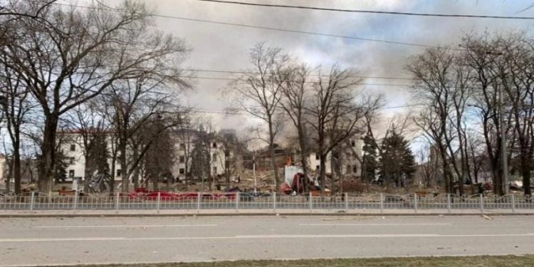 Ataque contra el teatro de Mariúpol dejó 300 víctimas 1 New Project 2022 03 17T072416.427