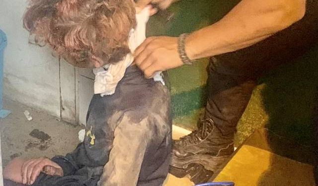 El niño fue hallado en una casilla de vigilancia.